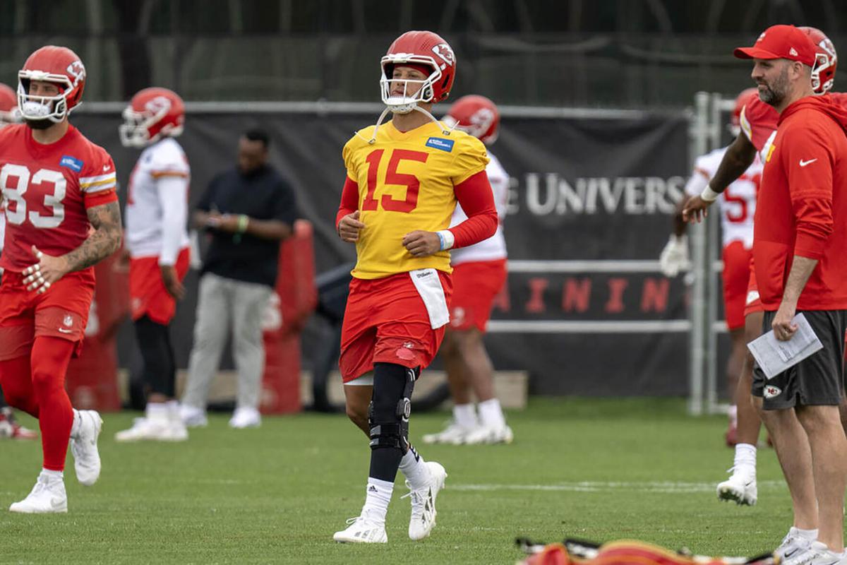 Chiefs add 2 years to Patrick Mahomes' NFL contract, tying QB to KC through  2033 | Entertainment | thederrick.com