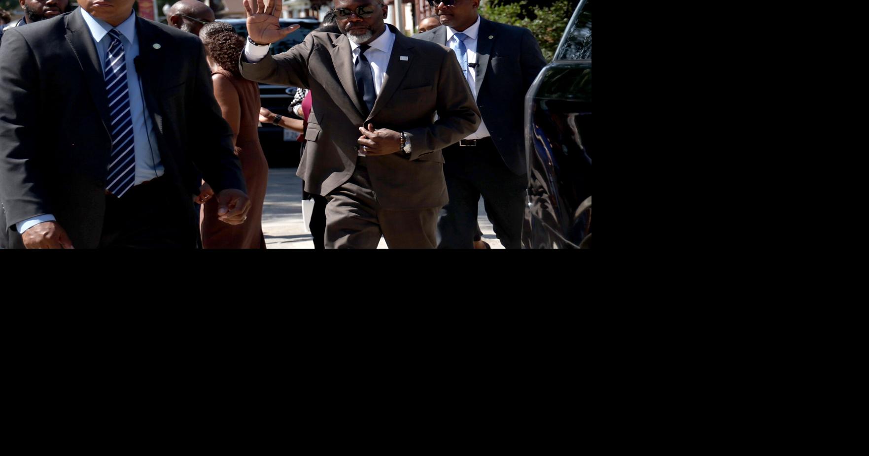 Trade union jabs Chicago Mayor Brandon Johnson as mayoral petitions circulate Talia Soglin and A.D. Quig, Chicago Tribune Jul 29, 2026 50 mins ago