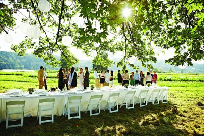 How to create a backup plan for an outdoor wedding