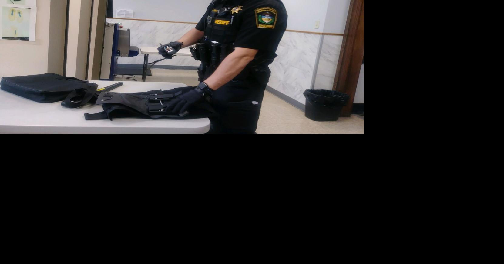 Inmates aren #39 t cuffed to and from court but they are wearing stun