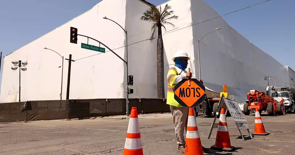 LA Mayor Bass imposes new limits on rebuilding process for warehouse that burned in Boyle Heights Gavin J. Quinton and David Zahniser, Los Angeles Times Jul 31, 2026 32 mins ago