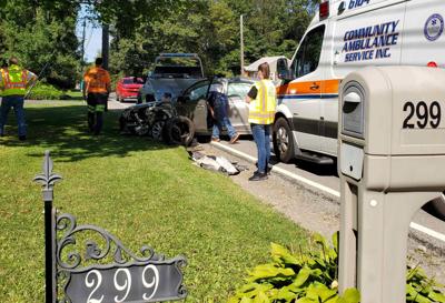 2 hurt in Bredinsburg crash