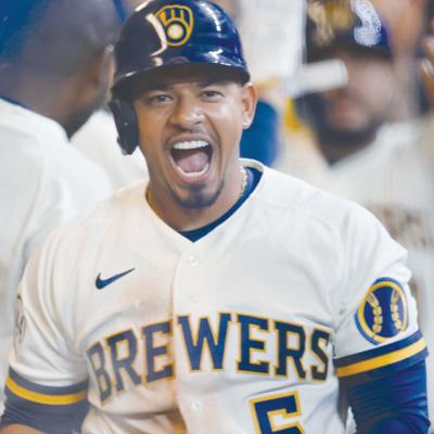 Brewers beat up on Buccos' bullpen, 6-2