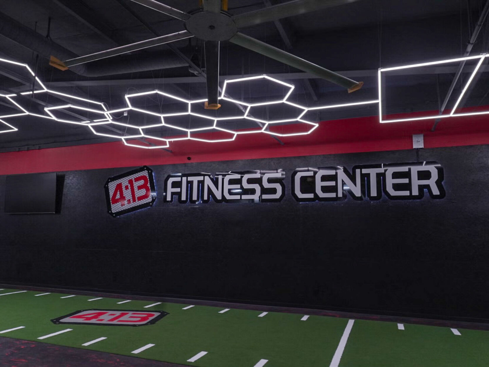 4:13 Fitness debuts state-of-the-art facility at Valley Plaza