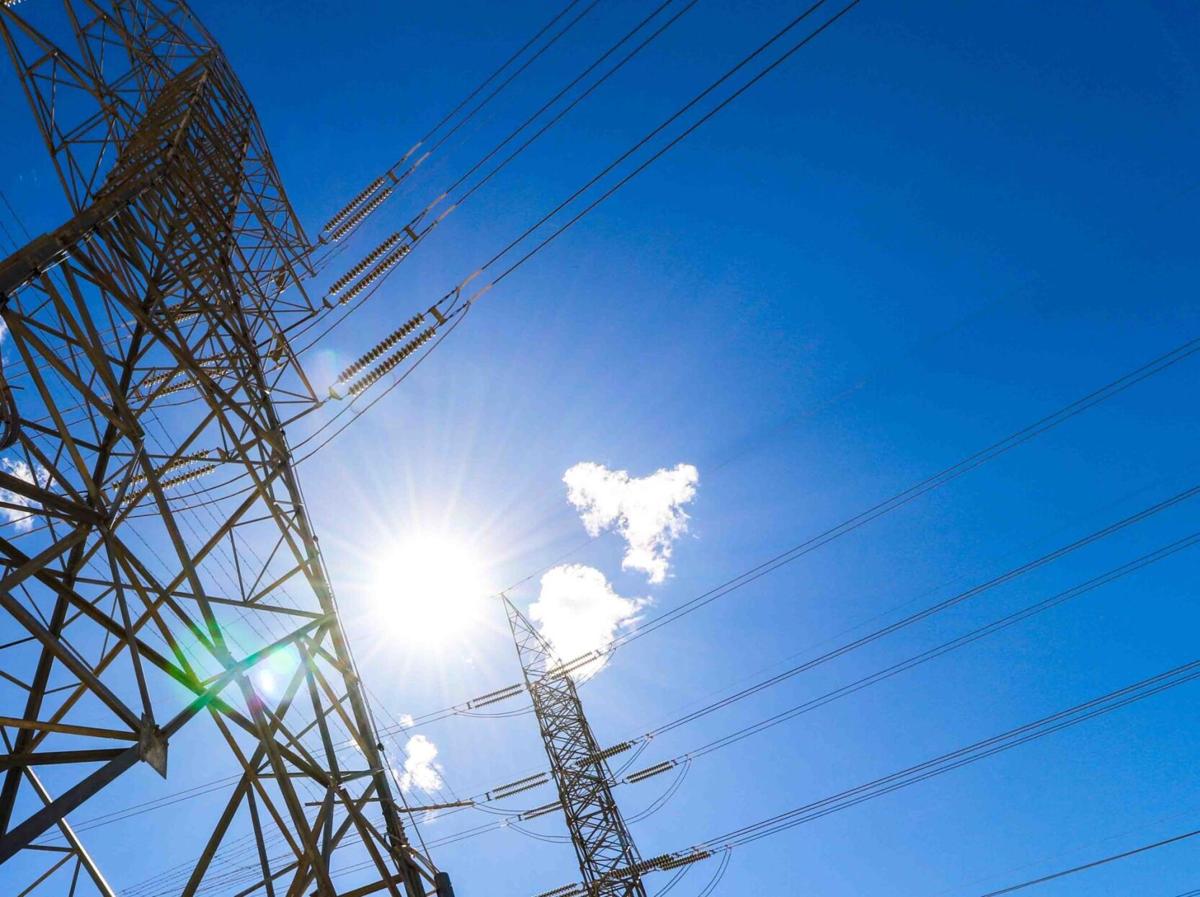 Division 2 Iid Candidates Hamby And Childers Debate Water And Electricity News Thedesertreview Com