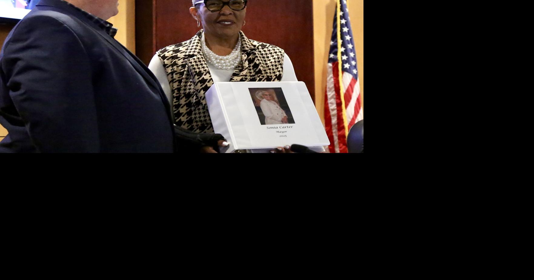 Council hosts recognition ceremony for outgoing Mayor Carter | News ...