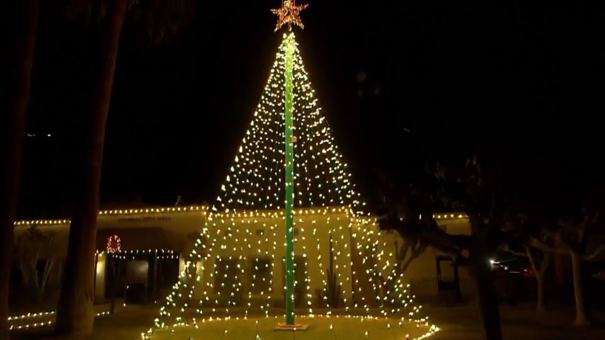 Christmas In A Small Town Imperial Ca 2022 Christmas Cheer Brought By Santa, Music And Many Lights In Imperial | News  | Thedesertreview.com