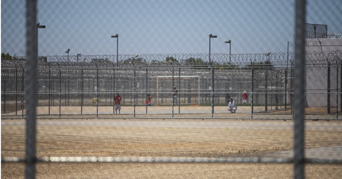 Detainee Rights ICE detainees want labor rights | State | thedesertreview.com