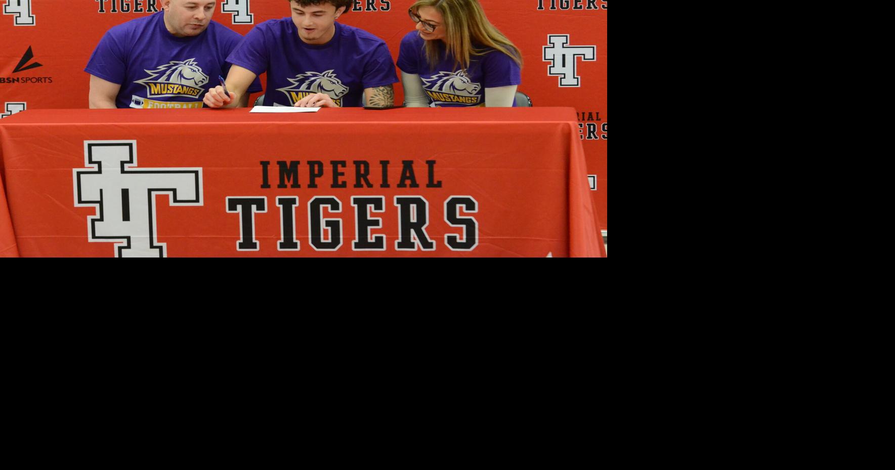 Robles continues to roll at Western New Mexico