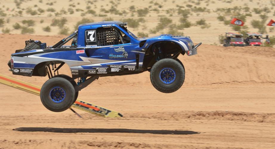 IV SCORE 250 thrills desert race fans despite wind and dust | News ...