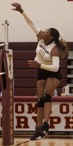 Gryphons volleyball fallls in three sets