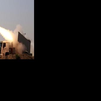 Trump issues Iran with ultimatum as US ramps up military presence