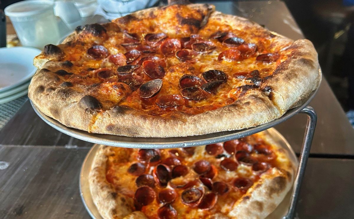Pizza with History: Brooklyn Ave. Pie Hits Boyle Heights | Boyle Heights  News | theeastsiderla.com