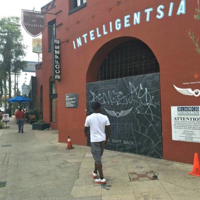 Silver Lake Intelligentsia Coffee Customers Drink Up In The Parking Lot Eastsider On The Go Theeastsiderla Com