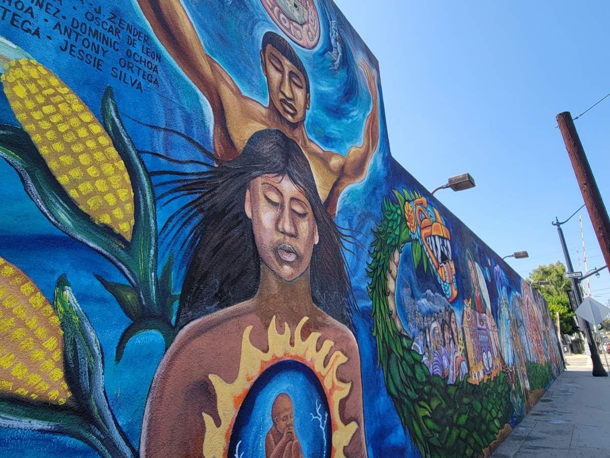 It Must Live Wherever It Can: Mural-Making in Latino Spaces (Teaching with  Historic Places) (U.S. National Park Service)