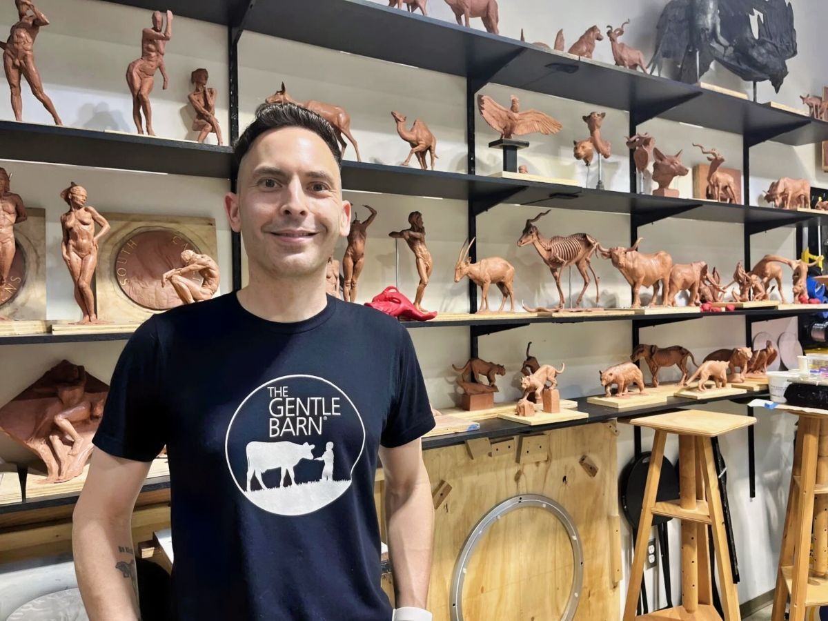 Artist brings P-22 to life in new Griffith Park memorial | Lincoln Heights  News | theeastsiderla.com