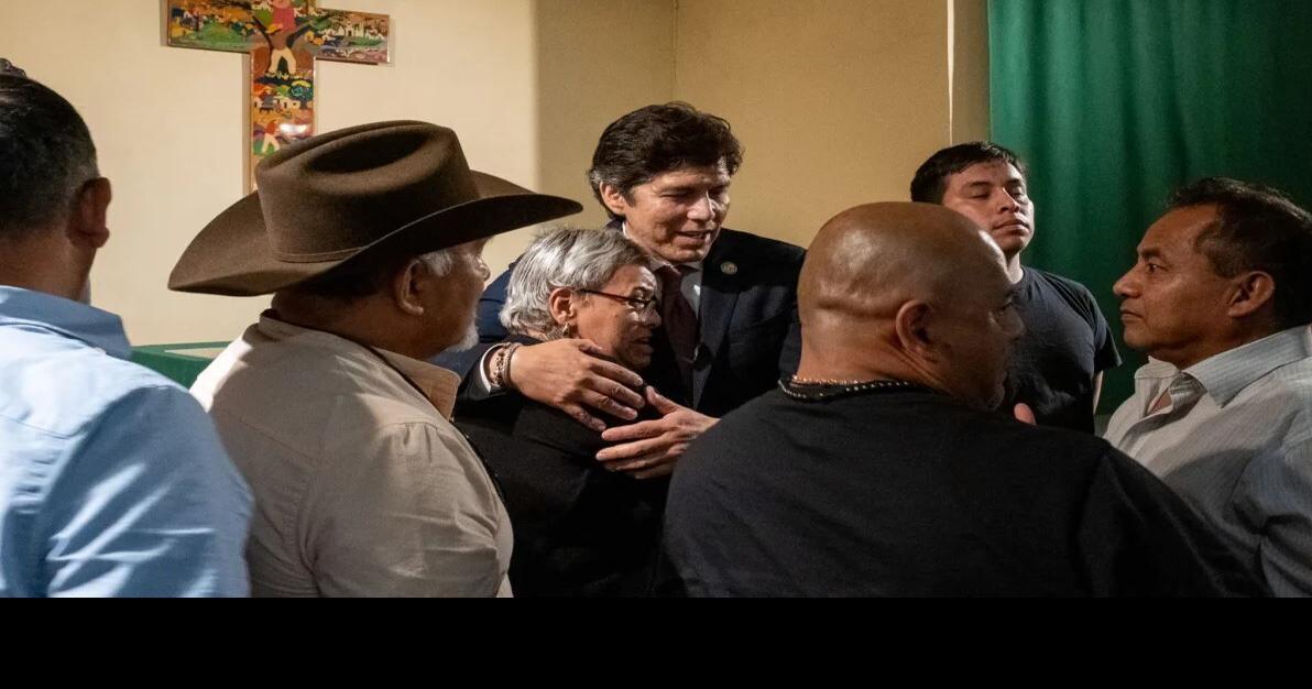 Kevin de León battles against a and past scandal to keep his