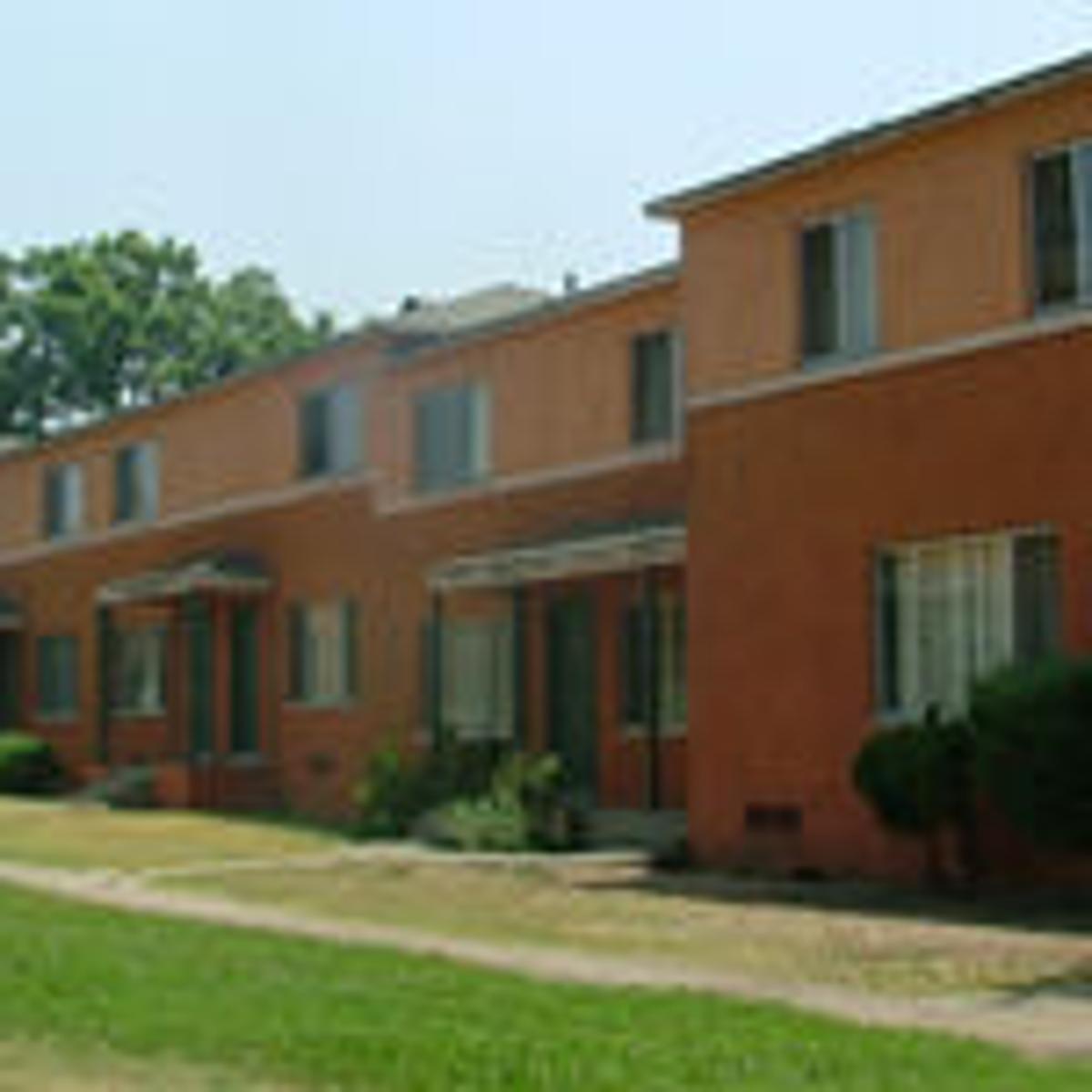 Big Plans For Boyle Heights Apartments Have Residents On Edge