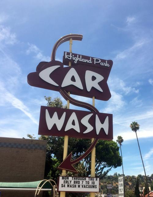 A car wash with Googie style