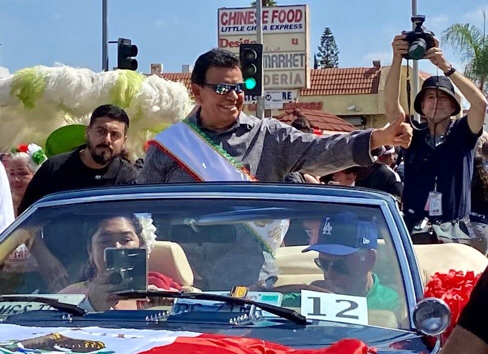 Former Dodger pitcher Fernando Valenzuela is a hit at East LA