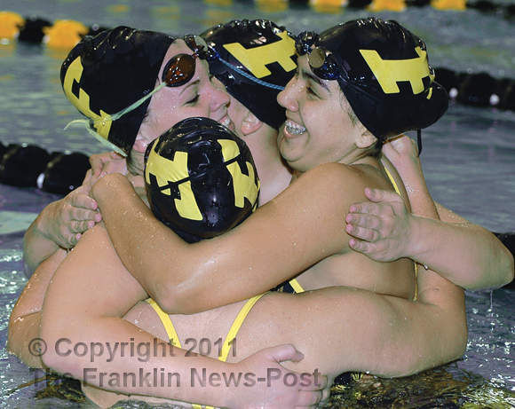 WOMEN'S COLLEGE SWIMMING
