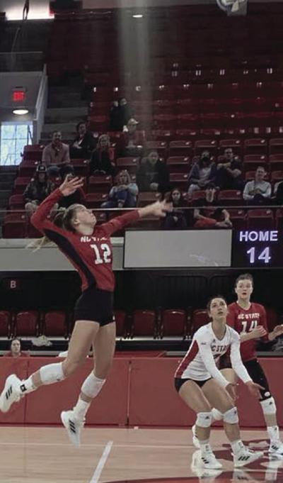 COLLEGE VOLLEYBALL