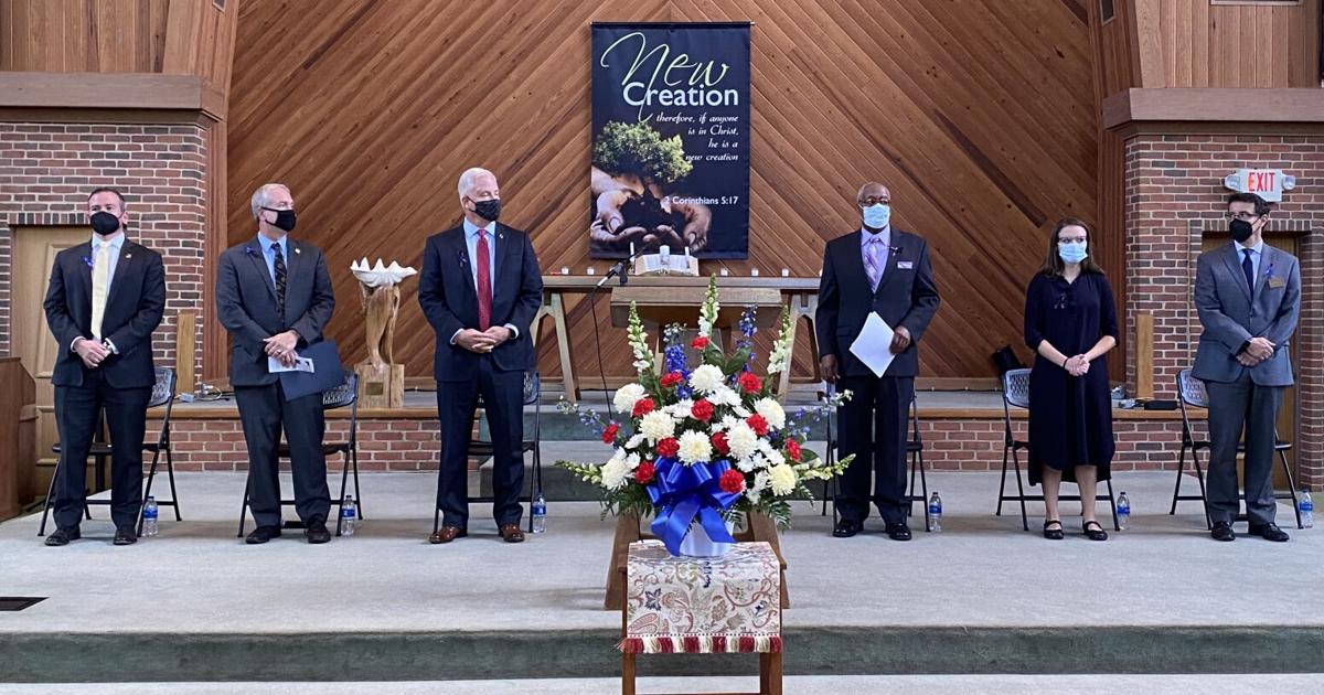 Alumnus speaks during Ferrum College's Veterans Day ceremony