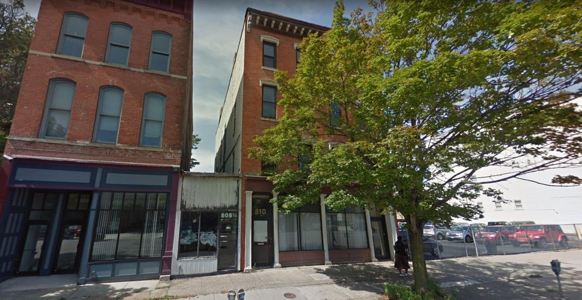810-Main-St.