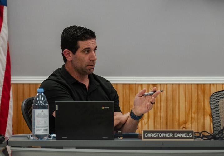 031226-lna-news-bedfordschoolboard