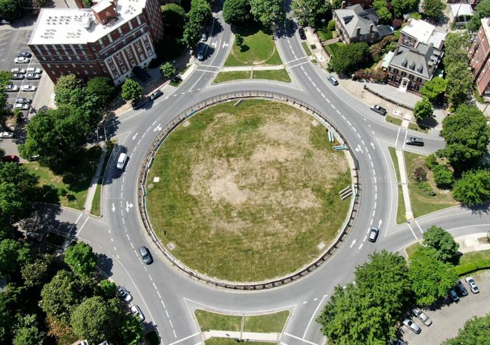 Monument Ave.