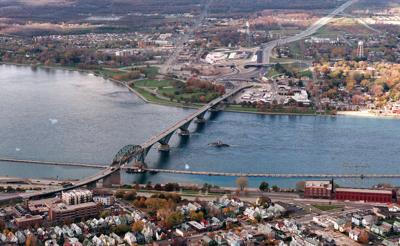 After 14 months, no plans to reopen the Canadian border – and no talks