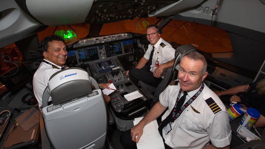 Qantas supermoon flight