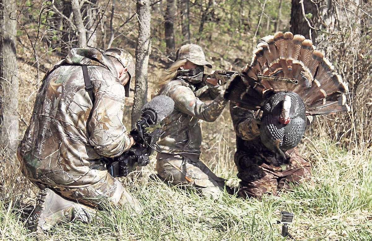 Turkey “fanning” effective way to hunt, but is it safe?