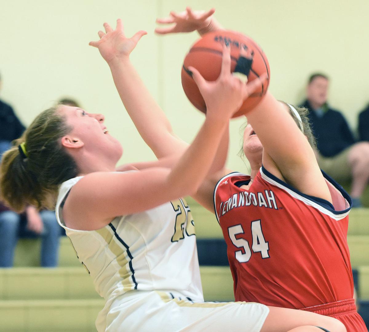 Shenandoah Continues Its Odac Run With 20 Point Win Over Ferrum