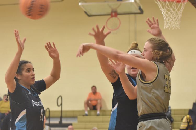 Panthers land Marlins in their nets, 57-45