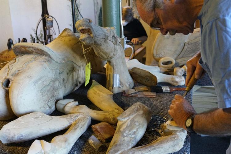 1007821754-Canalside-car38