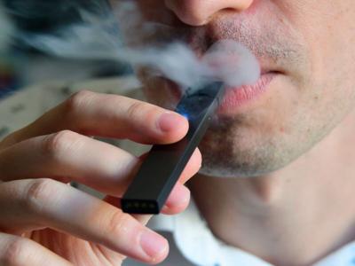 LIFE-HEALTH-CORONAVIRUS-ECIGARETTES-GET