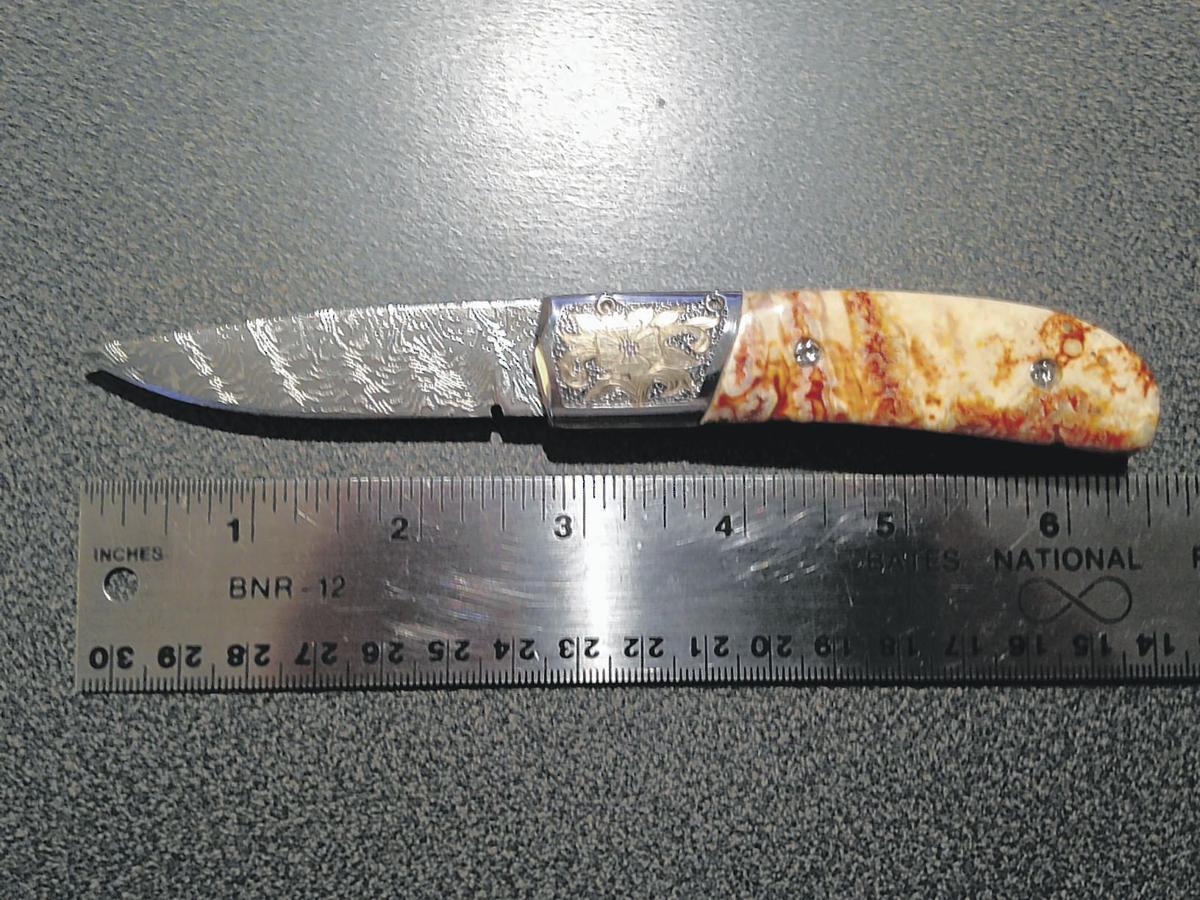 Bill would make switchblades legal