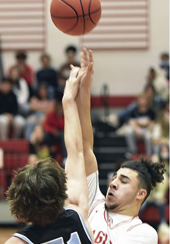 Titans topple Eagles in low-scoring affair