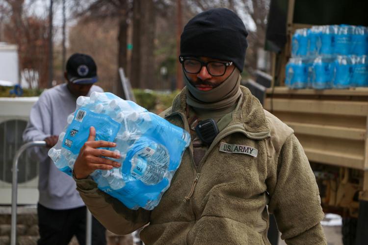 VNG Soldiers, Airmen support water distribution in Richmond