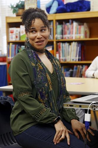 20220508_MET_BOOK_BAN_ER