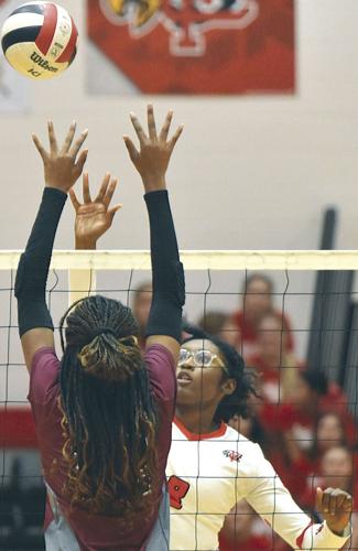 Eagles reach semifinals with a pair of triumphs