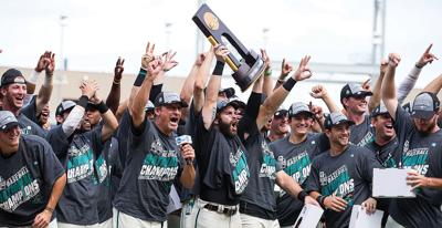 Gilmore receives award from Fellowship of Christian Athletes