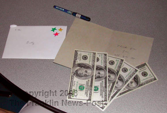 Donor gives $500 to each teacher at Burnt Chimney Elementary