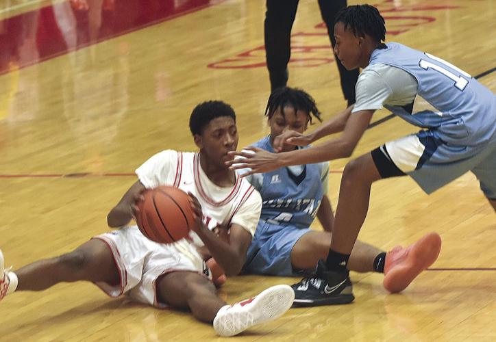 Comets crash Eagles' season opener