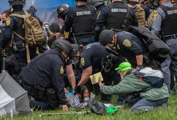 ProtestsAndPoliceUVa'24-7.jpg