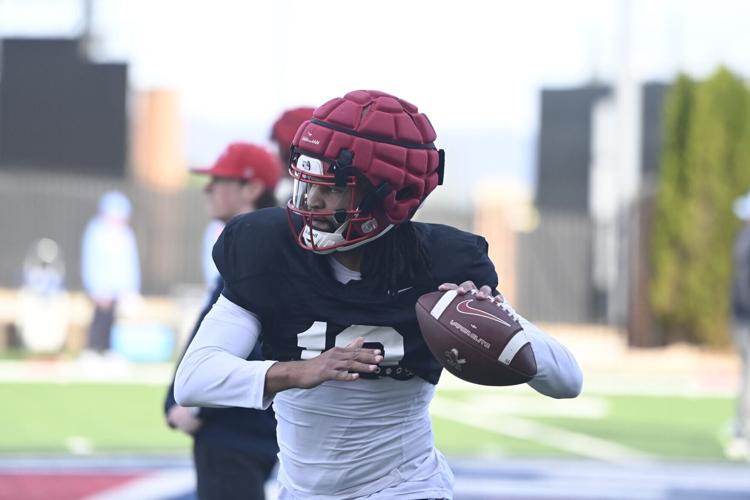 080226-lna-sports-lufootball-p2