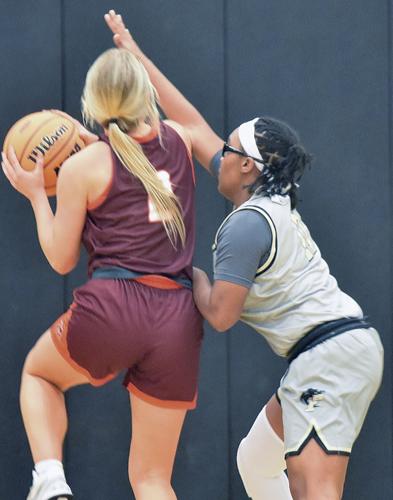 Panthers rally for first win of season, 80-75