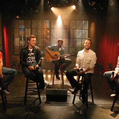 Nick Carter wept on stage hours after he paid tribute to his late brother Aaron