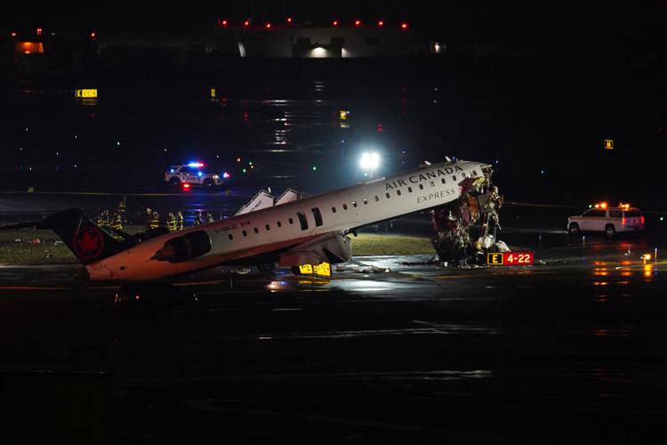 APTOPIX LaGuardia Crash
